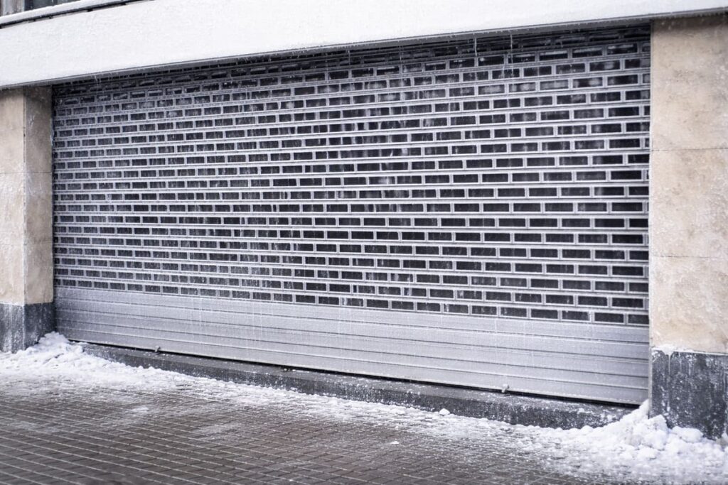 Cierre metálico en invierno: por qué aparecen más averías y cómo anticiparse